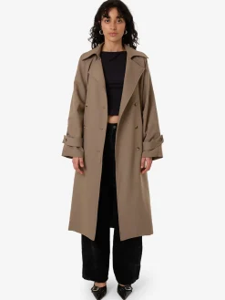 Best Thrills Cache Trench Coat - String